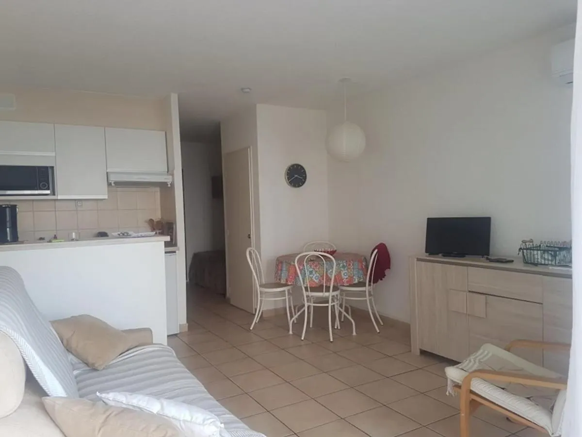 Studio Climatise Pour 2/3 - Proche Plage Et Commerces - Wifi Inclus - Fr-1-466A-22 Saint-Raphael